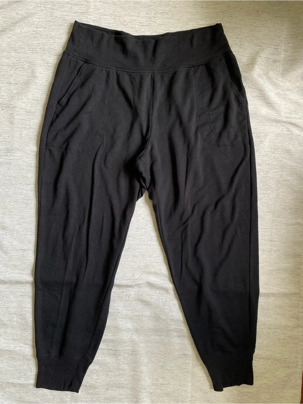 Athleta Black women’s jogger Pants Soft Tencel Blend High Rise pockets
